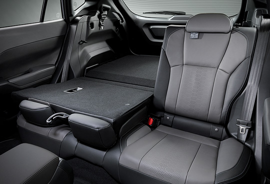 <sg-lang1>60/40-split Folding Rear Seats</sg-lang1><sg-lang2></sg-lang2><sg-lang3></sg-lang3>